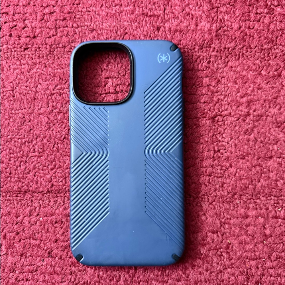 Presidio2 Grip MagSafe iPhone 13/12 Pro Max Case